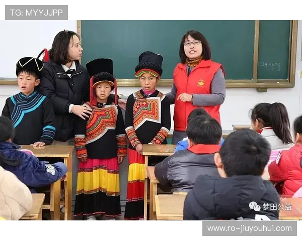 逐梦之旅足球挂件点亮热血青春随身见证梦想启航时刻的精彩瞬间魅力